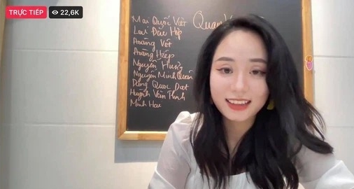 Cô giáo Minh Thu: 5 lý do cực kỳ thuyết phục về sự nổi tiếng 3 Cô giáo Minh Thu livestream trò chuyện