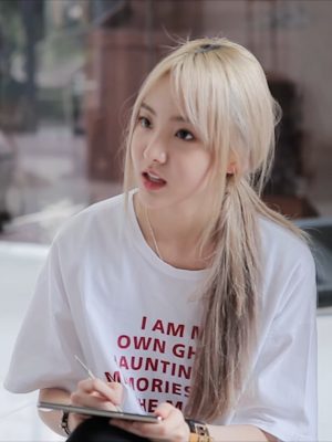 MMlive Ngắm nhìn nhan sắc ngọt ngào của hot girl xứ chùa vang Nene 4 Cô nàng cũng rất nổi tiếng tại Việt Nam