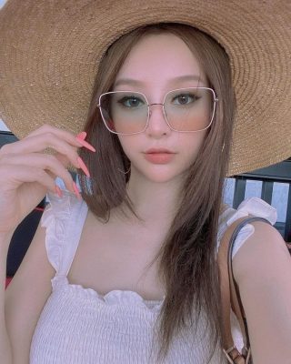 MMlive - Huyền Baby Hot girl không tuổi show body nóng 1 MMlive Huyền Baby là ai?