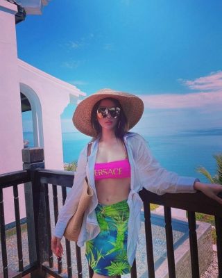 MMlive - Huyền Baby Hot girl không tuổi show body nóng 2 hot girl đời đầu của Việt Nam