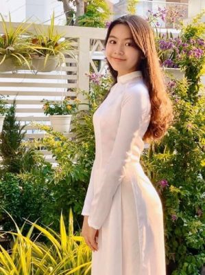 MMlive - Con gái Quyền Linh ngày lớn càng xinh đẹp 6 Lọ Lem có chiều cao vượt trội