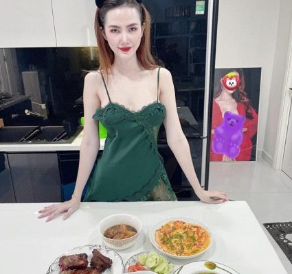 MMlive - Phan Thị Mơ Hoa hậu Tiền Giang nóng bỏng 8 hoa hậu khoe đồ ngủ trong bếp
