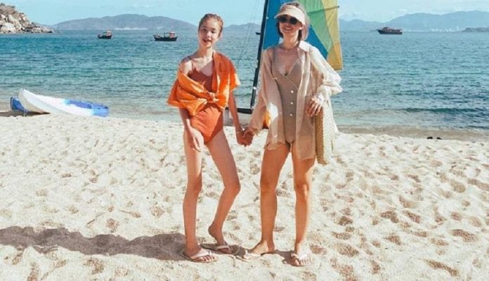 MMlive - hot girl Meo Xinh nàng tiểu thư Hà Nội 5 Bộ đồ tắm ôm sát làm nổi bật vóc dáng cao ráo, thon thả của nàng tiểu thư