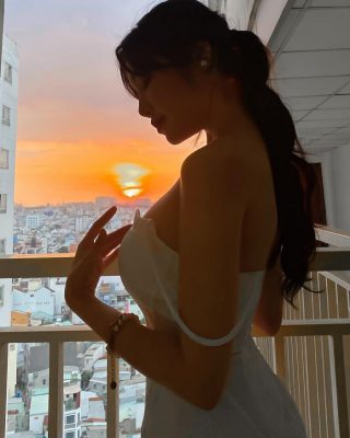 MMlive Elly Trần khỏa thân táo bạo nóng bỏng 6 MMlive cô nàng có vòng 1 nóng bỏng căn tròn