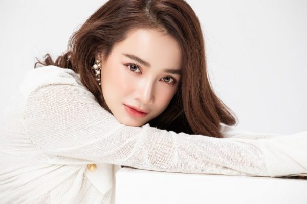 MMLive - Cận Cảnh Nhan Sắc Ngày Một Lên Hương Của Nữ Diễn Viên Nhã Phương 2 Nhã Phương hiện là một trong những cái tên nhận được rất nhiều sự quan tâm và chú ý từ đông đảo khán giả.