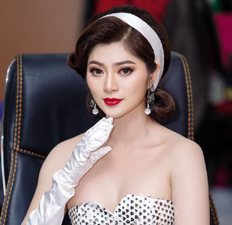 MMLive - Chiêm ngưỡng nhan sắc ngày càng thăng hạng ở tuổi 35 của nữ diễn viên Thanh Trúc 3 Vẻ đẹp thuần Việt của Thanh Trúc ở tuổi 35 - MMLive