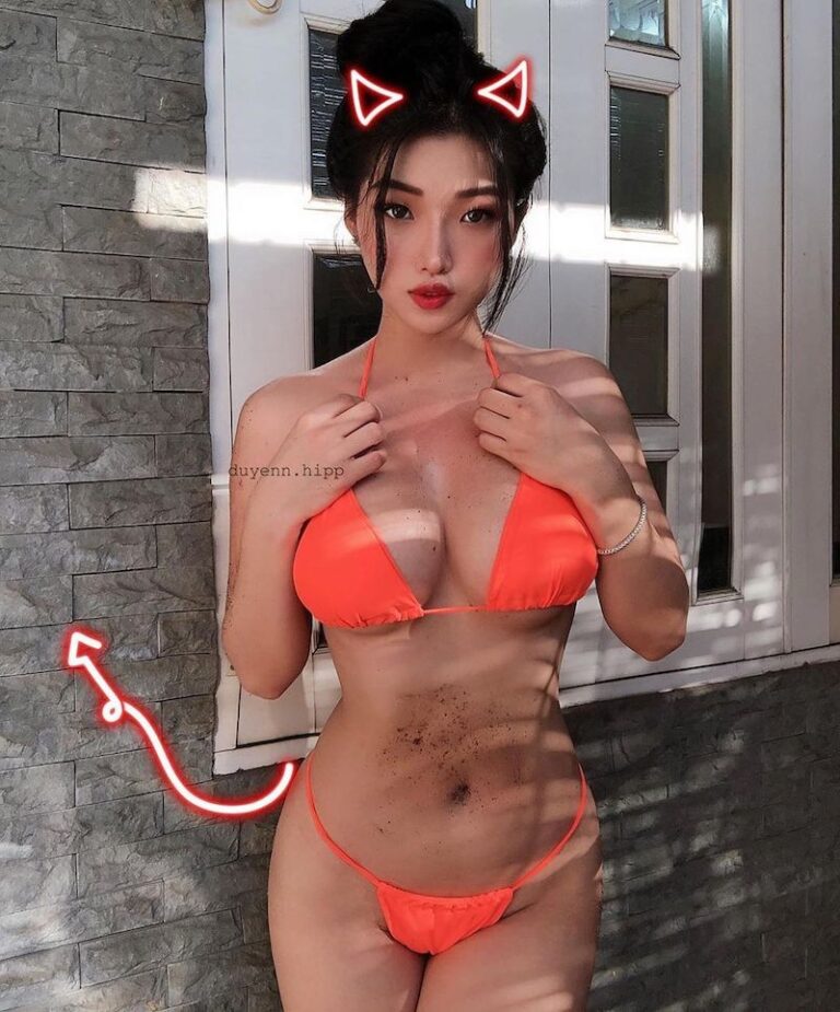 MMlive - Cô nàng có thân hình nóng bỏng MMlive - Cô nàng có thân hình nóng bỏng