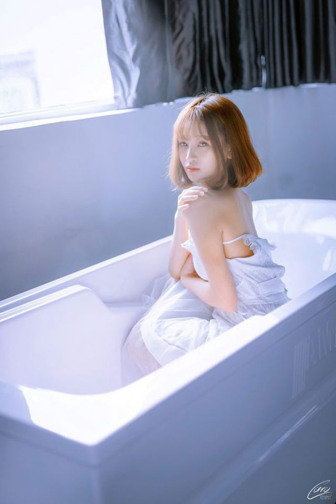 MMlive - Nhìn cô nàng thướt tha như thế này chắc hẳn nhiều anh em cũng mong đợi “đường link” của cô nàng MMlive - Nhìn cô nàng thướt tha như thế này chắc hẳn nhiều anh em cũng mong đợi “đường link” của cô nàng