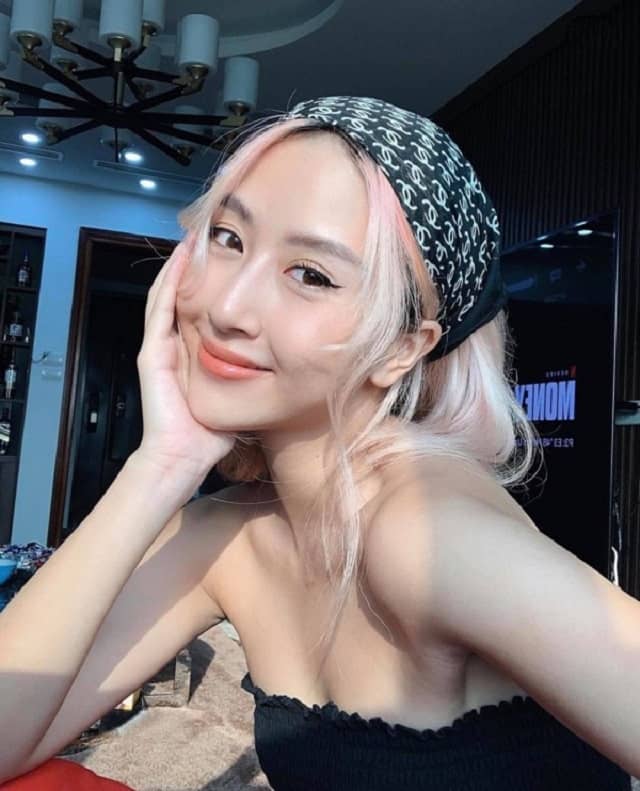 MMlive - Quỳnh Anh Shyn hot girl Hà Thành với vẻ ngoài đáng yêu MMlive - Quỳnh Anh Shyn hot girl Hà Thành với vẻ ngoài đáng yêu