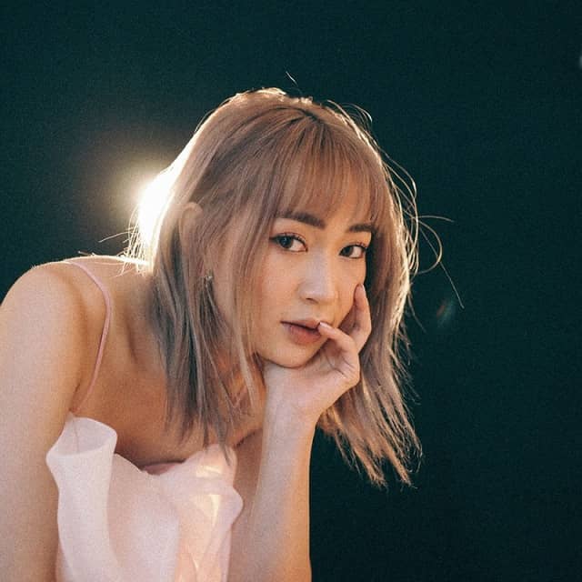 MMlive - Sun HT tuy không nổi bằng chị em của mình nhưng lại là hot girl 9x nổi tiếng thời đó MMlive - Sun HT tuy không nổi bằng chị em của mình nhưng lại là hot girl 9x nổi tiếng thời đó