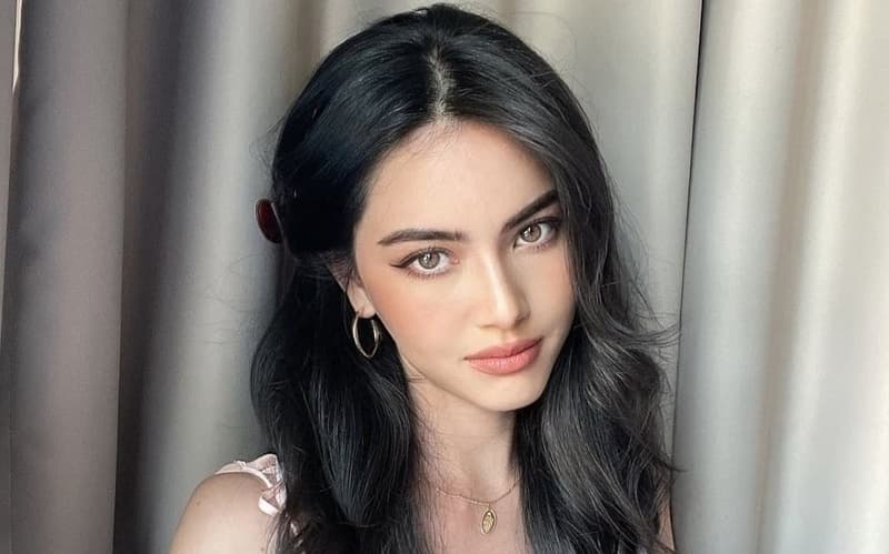 MMLive Mai Davika xinh đẹp trong mái tóc đen