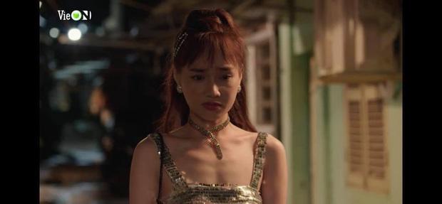 MMLive - Nhã Phương gây bất ngờ với hình ảnh body khẳng khiu gầy nhô xương 1 Cùng MMlive xem lại hình ảnh Nhã Phương trong vai Báu thân hình gầy gò ốm yếu
