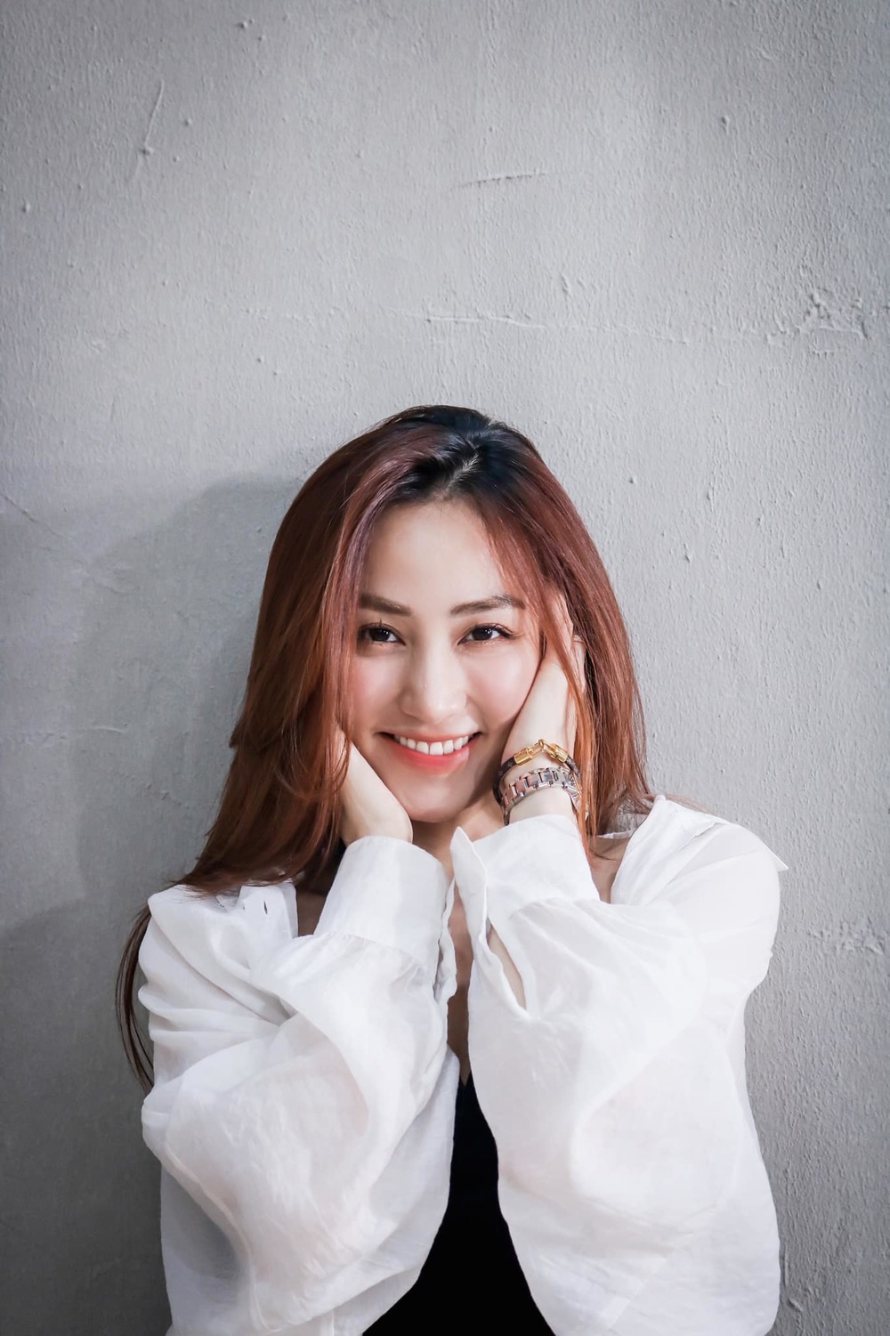 MMLive - Chiêm Ngưỡng Nét Đẹp Vạn Người Mê Của "Thần Tiên Tỷ Tỷ" Ngân Khánh 2 Ngân Khánh gặt hái được nhiều thành công rực rỡ trong sự nghiệp.
