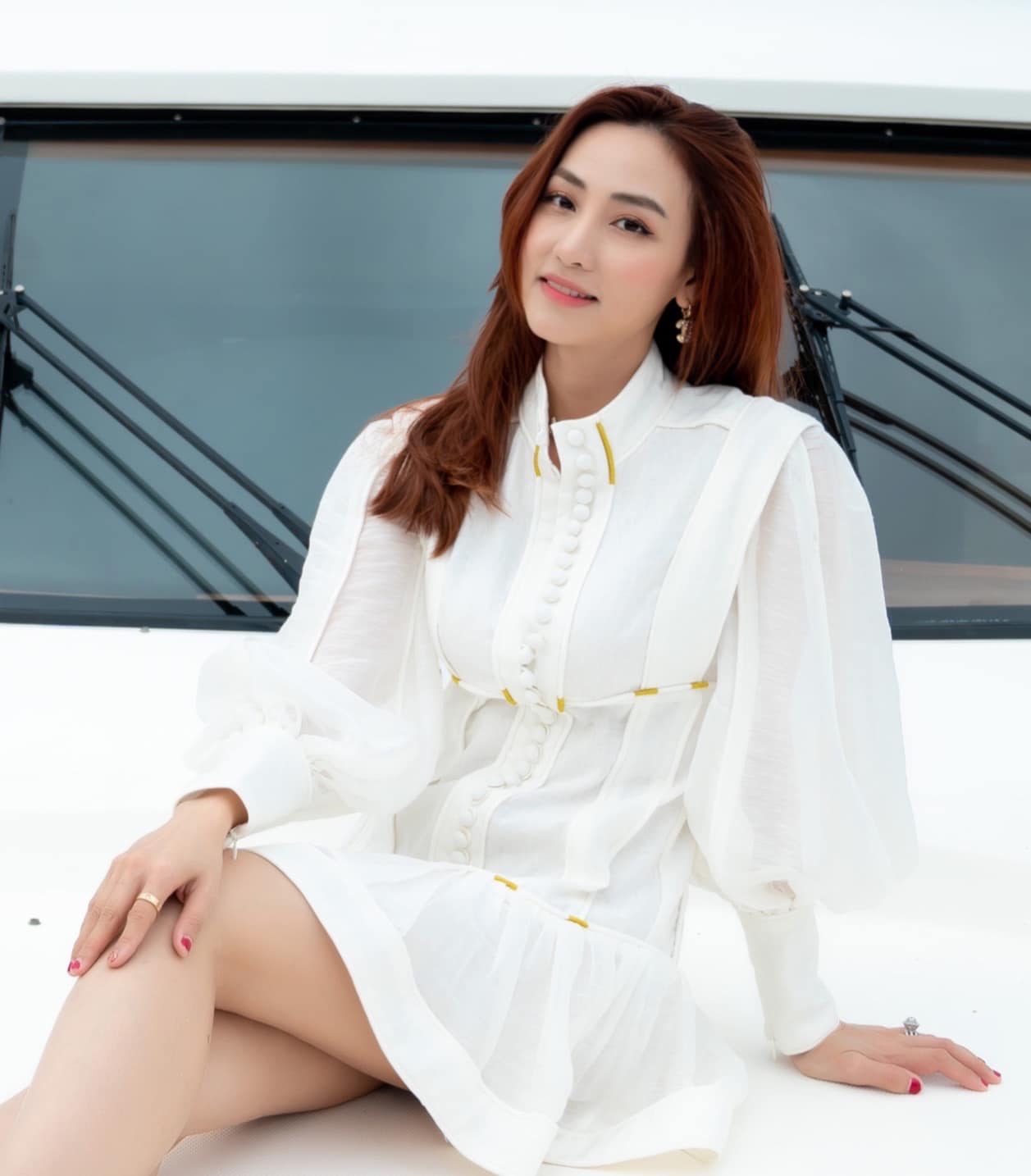 MMLive - Chiêm Ngưỡng Nét Đẹp Vạn Người Mê Của "Thần Tiên Tỷ Tỷ" Ngân Khánh 3 Ngân Khánh vẫn hết sức trẻ trung, xinh đẹp ở tuổi 36.