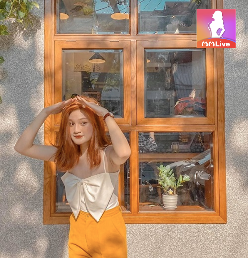 Điểm mặt dàn gái xinh WeLax - Cuộc sống phía sau những clip hài triệu view 1 Gái xinh Chi Đỡi
