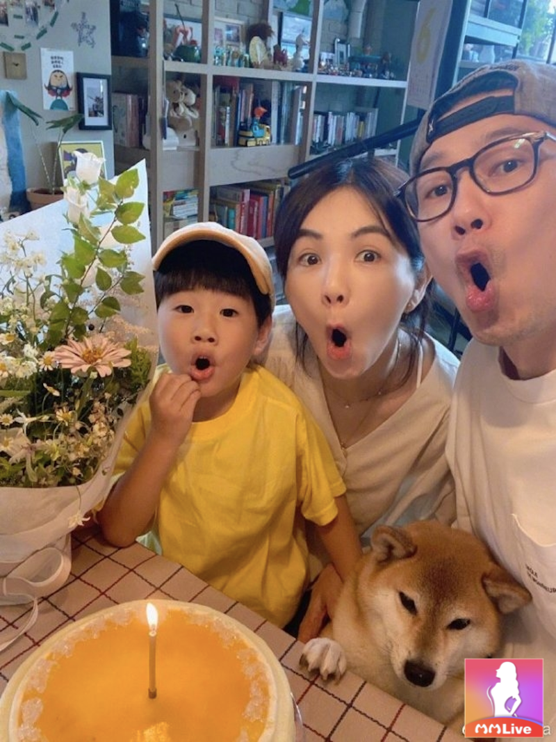 Ella khiến fan shock khi công khai mình từng bị quấy rối năm 10 tuổi 3 Gia đình hạnh phúc